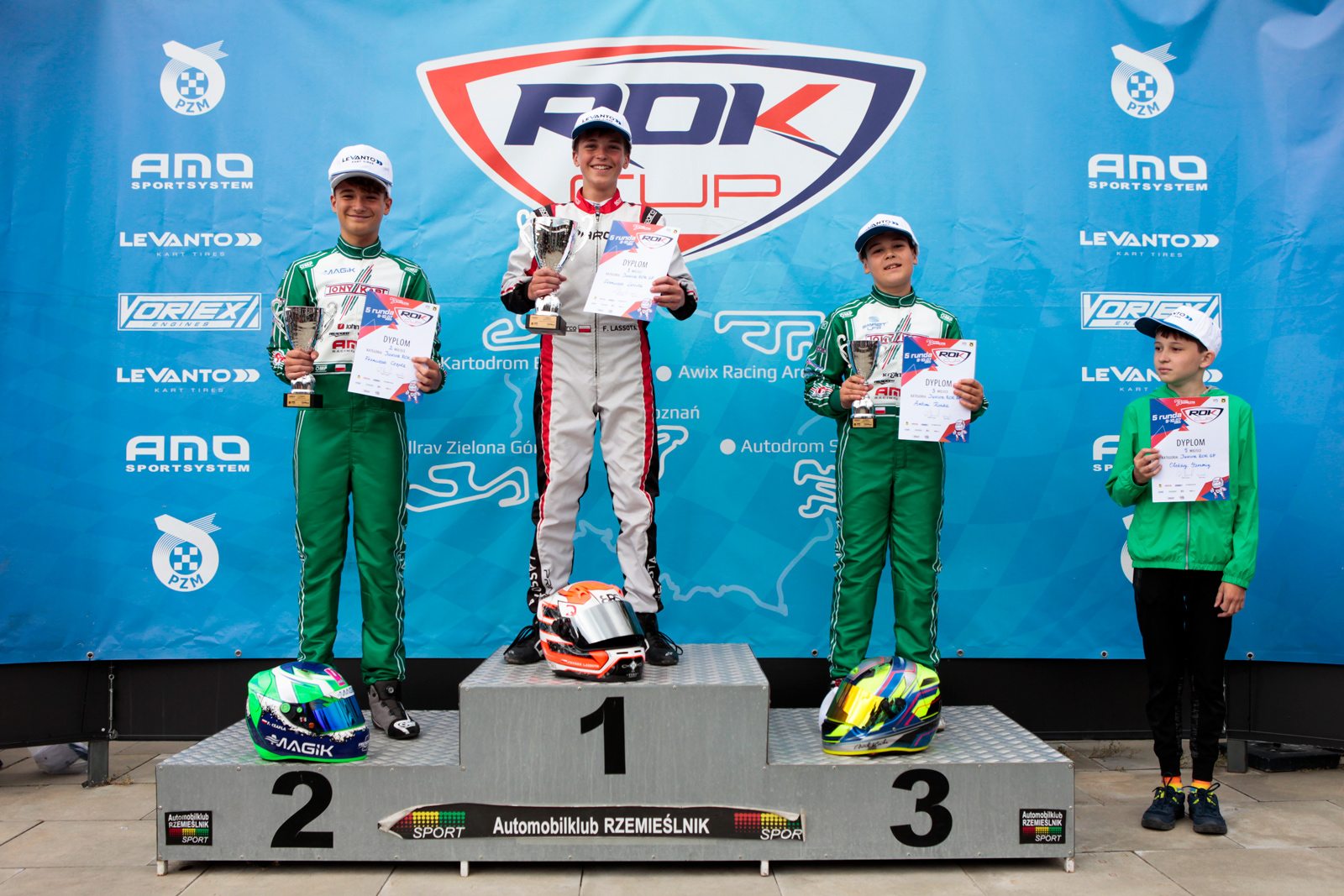 podium_junior_rok