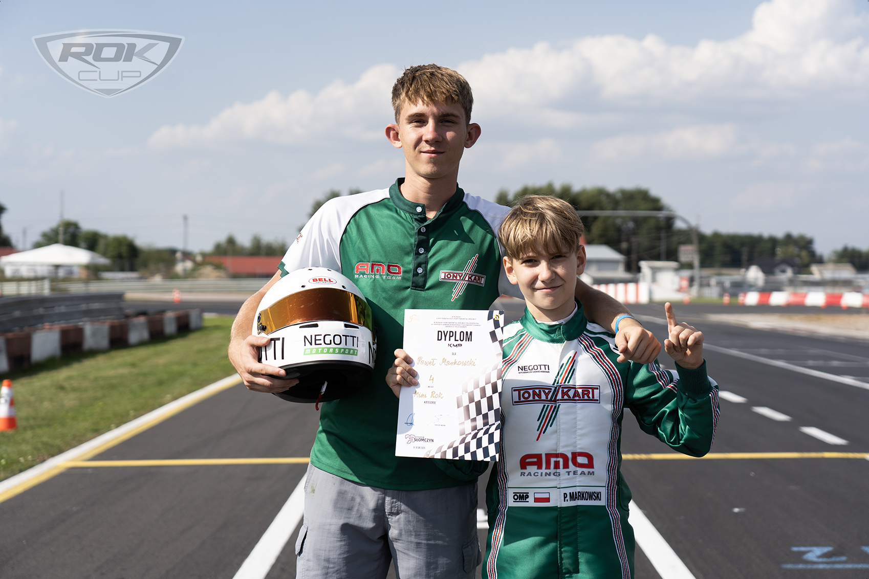 DSN05272_amo_int kopia